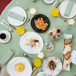 Hotel Chateau De - Relais & Chateaux 4*