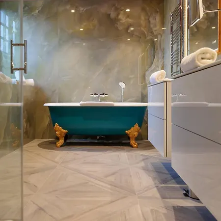 Chateau De - Relais & Chateaux Hotel 4*