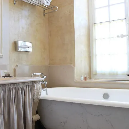 Hotel Chateau De - Relais & Chateaux 4*