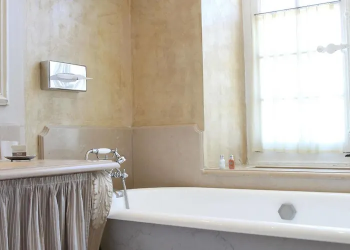 Hotel Chateau De - Relais & Chateaux 4*